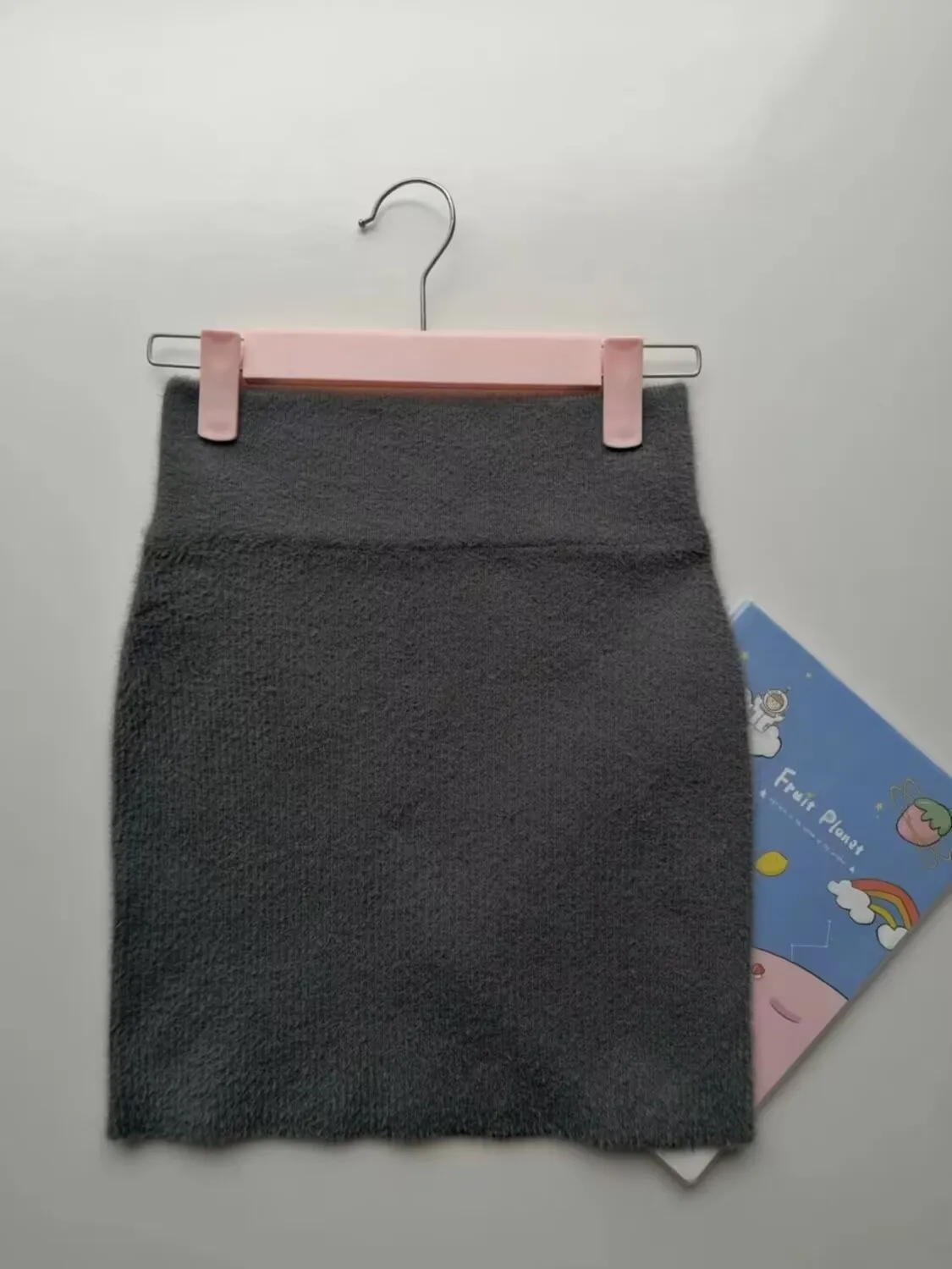 Inverno vison veludo saia cor sólida quente macio peludo saias femininas elegante uma linha magro elástico ajuste saia 2025 novo