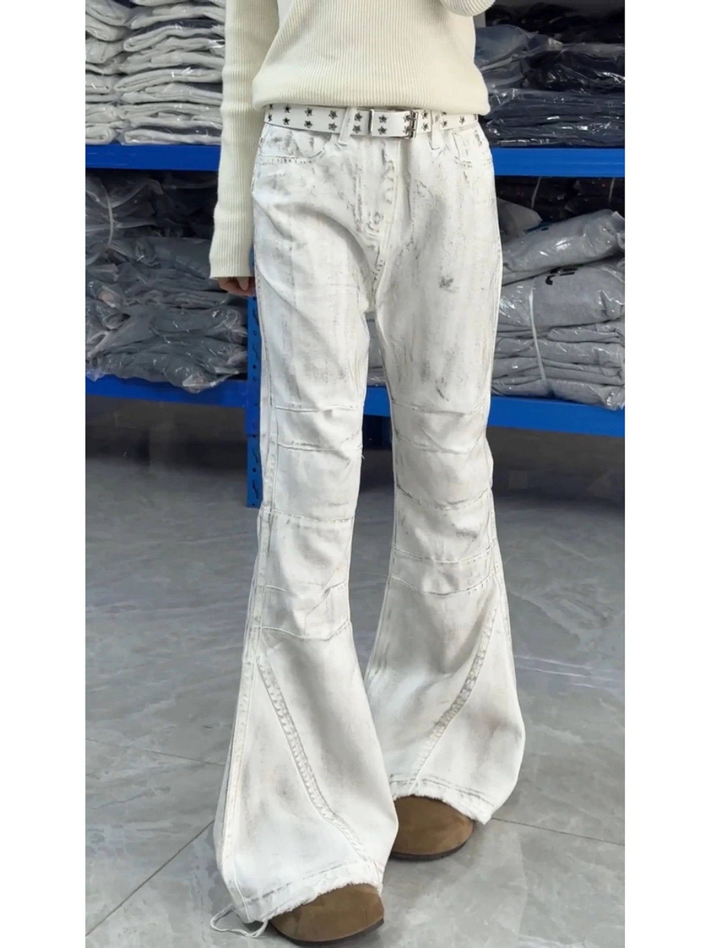 

Женские расклешенные джинсы в стиле ретро American Vibe, выцветшие, с эффектом потертости, плиссированные, свободного кроя, удлиненные, визуально стройнящие, в уличном стиле