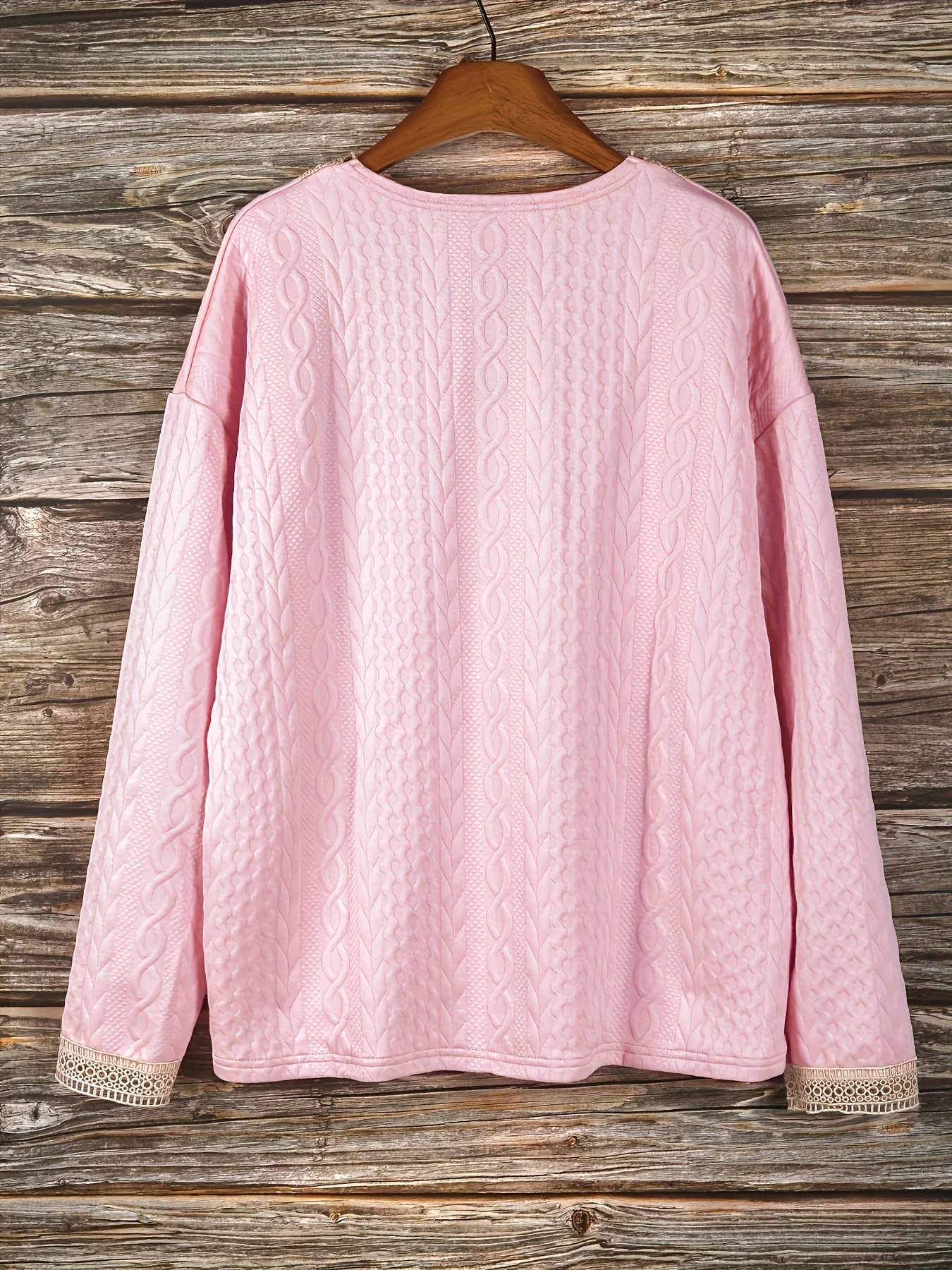 Stilvoller V-Ausschnitt-Pullover mit Spitzenbesatz für Damen in Übergrößen für mühelose Eleganz – Detail 11