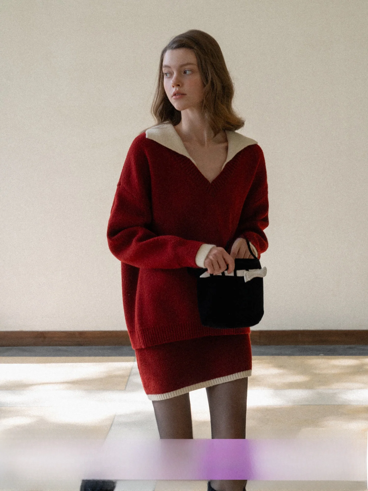 

Eggka Color Block V-Neck Thickened Loose Knitted Sweater And A-Line Skirt Fashionable Women's Two-Piece Set Warm And Com...