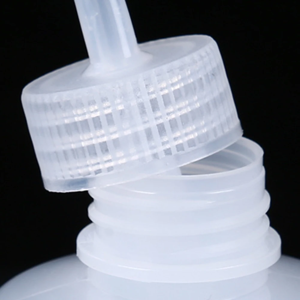 Squeeze Watering Bottle 250ml 500ml 1000ml Made of PP and PET for Flower Watering Kitchen Oil Bottles Lab Experiments