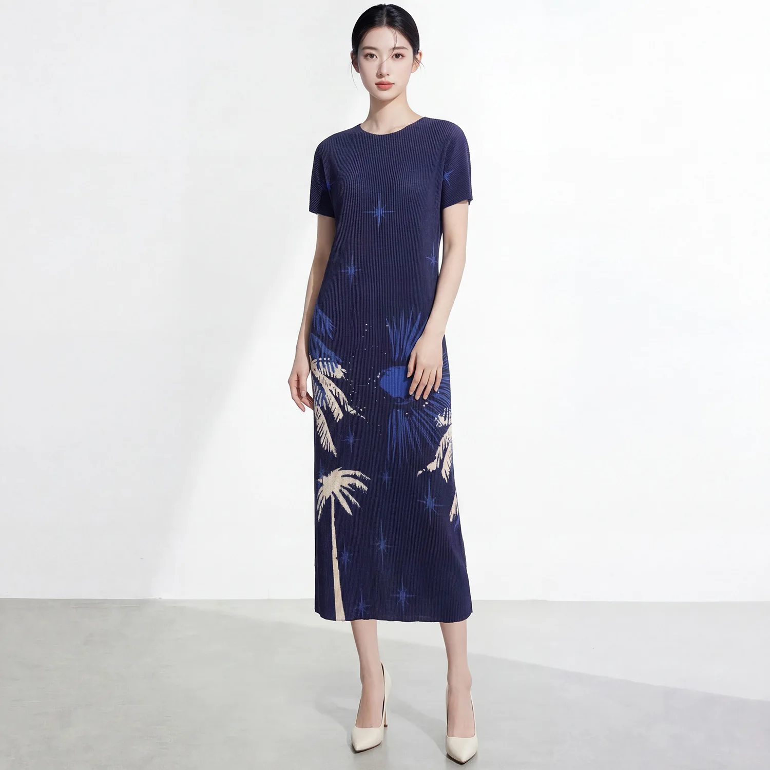 

Miyake Pleated Dress Women's 2026 New Design Stylish Printed Round Neck Short-sleeved Elegant Dresses Straight Long Skirt