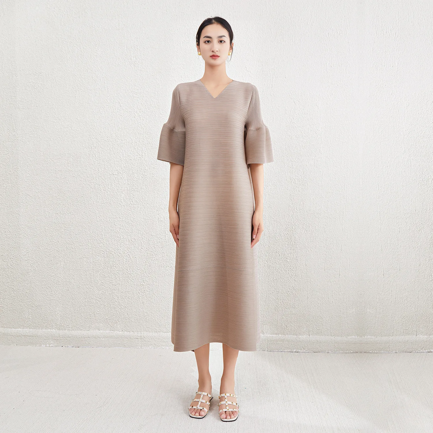 2024 Miyake Pleated Dress Women's V-neck Large Size Polyester Stretch Casual Loose Elegant Women's Pleated Dress