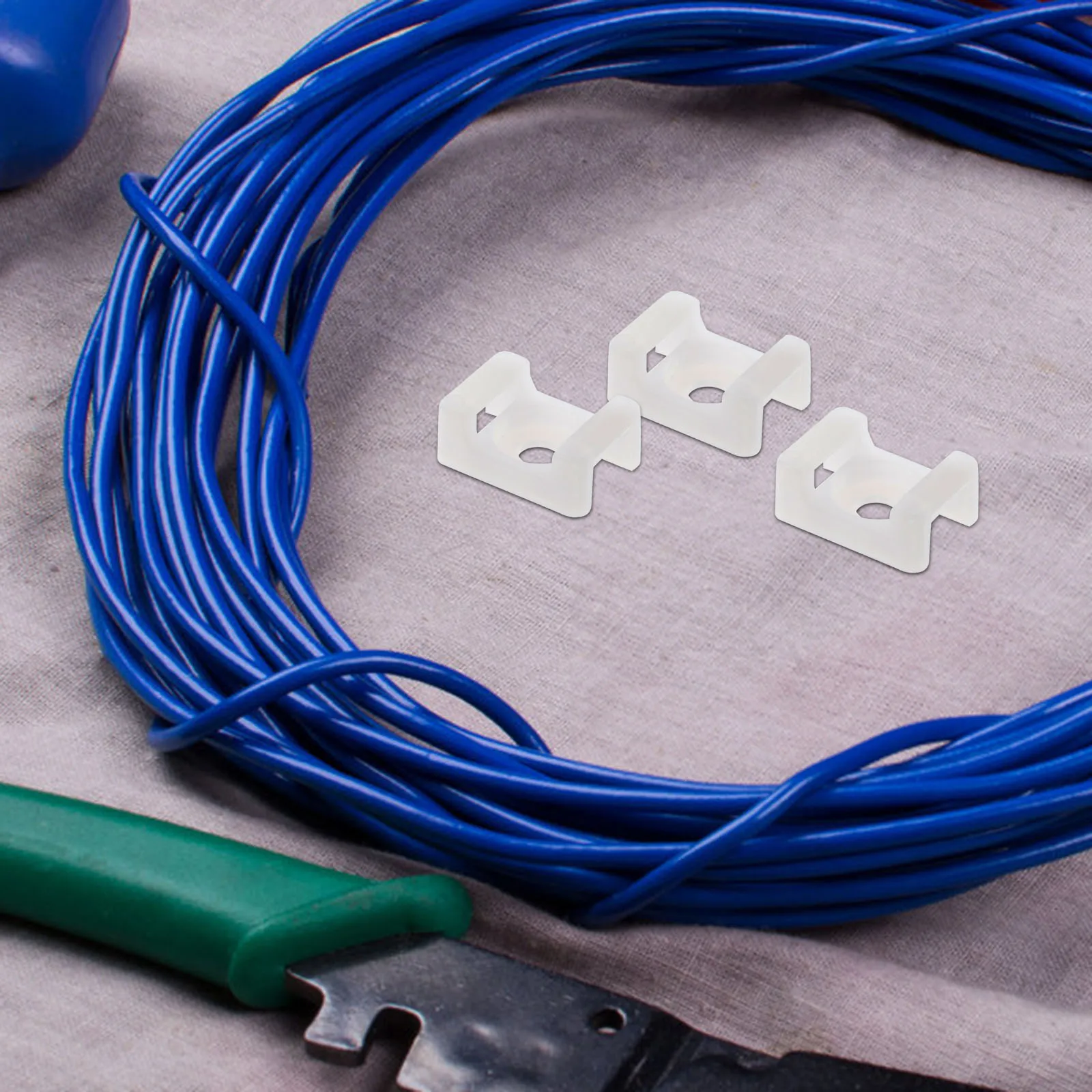 

500pcs Cable Zip Tie Mounts Saddle Type Wire Cable Mounts Base Plastic Holders For Office Home Car Fixing Screws Stable Binding