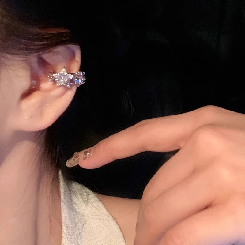 女性用スーパースパークリングスタージルコンイヤーボーンクリップ、人気のピアス不要イヤークリップ、軽やかな高級感と高級イヤリング