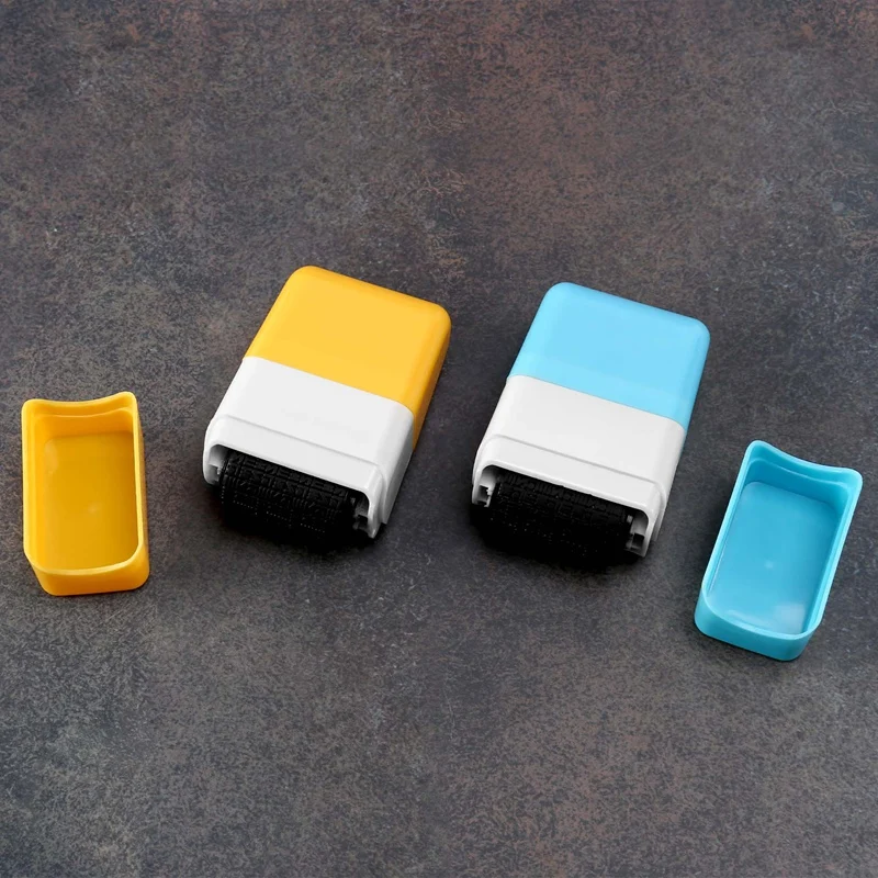 2ชิ้นแสตมป์ป้องกันการโจรกรรมข้อมูลประจำตัวแบบลับลูกกลิ้งตัวป้องกันแสตมป์รักษาความปลอดภัยตัวป้องกันการระบุตัวตนสีเหลืองและสีฟ้า