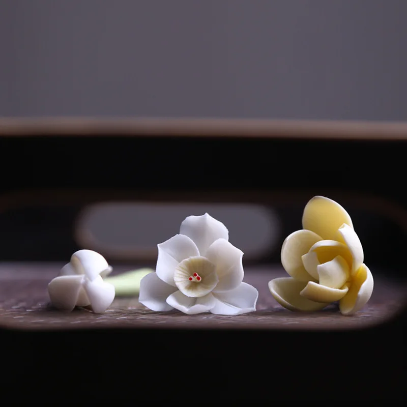 PINNY Handmade Ceramic Flower Figurines Boutique Tea Pet Ceramic Decorations For Home Tea Ceremony Ornaments
