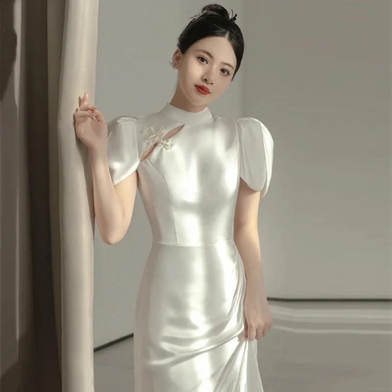 

Satin Light Wedding Dress2025New Bride Simple Elegant Chinese Retro Outdoor Gauze Forest Style Backless Mini Dress