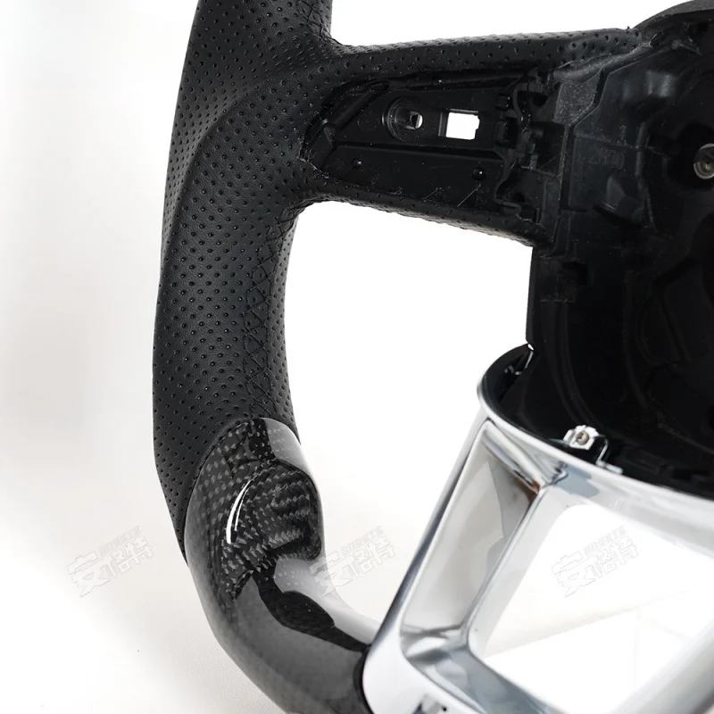 For Audi Q5/Q5L/Q7/Q8 (2018-2024) Matte Carbon Fiber Sport Steering Wheel ( Modified Part)