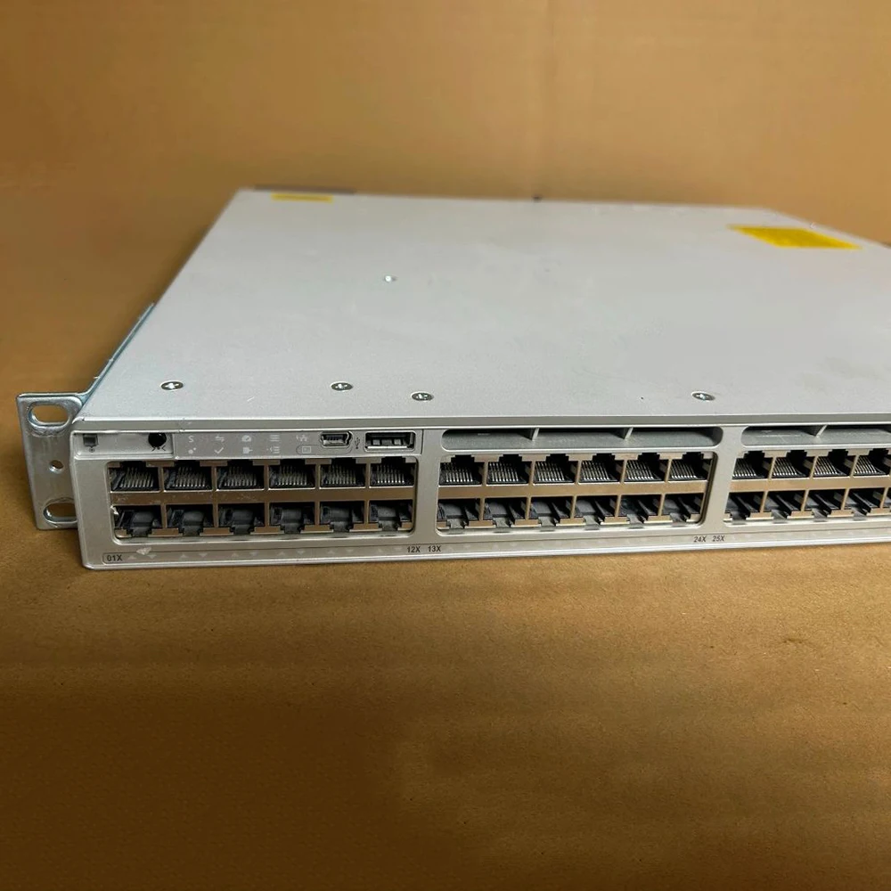 

Для 48-портового гигабитного коммутатора питания POE Cisco C9300-48U-E