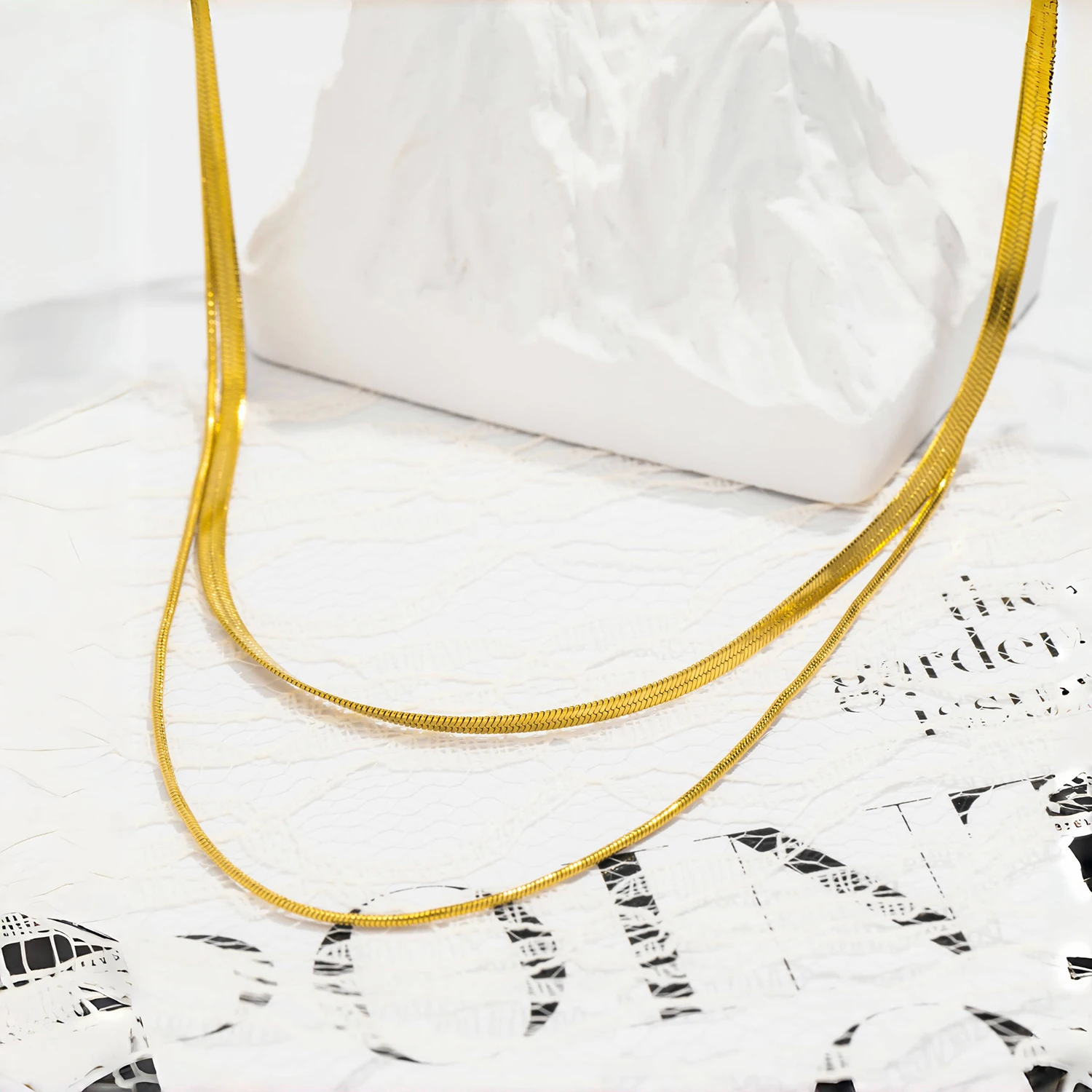 قلادة سلسلة ثعبان رقيقة من الفولاذ المقاوم للصدأ بطبقتين مقاومة للماء 18 قيراط مطلية بالذهب والمجوهرات هدية صديقة