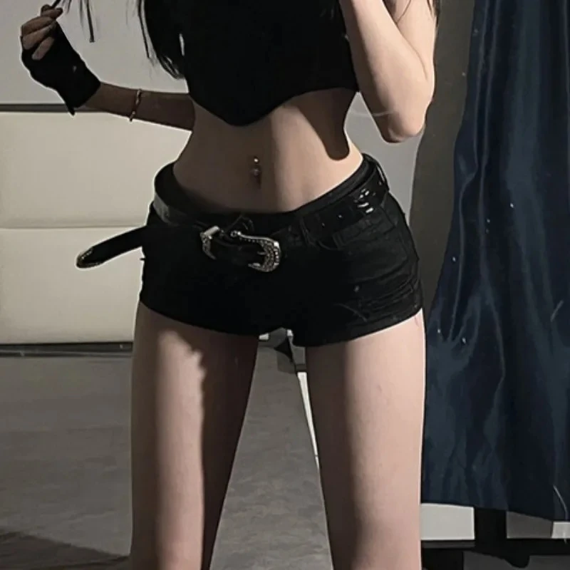 

Denim Mini Shorts with Belt and Women's Strapless Vest 2026 Fashionable Temperament Fashionable Buttons Sexy Spicy Girl Outfit