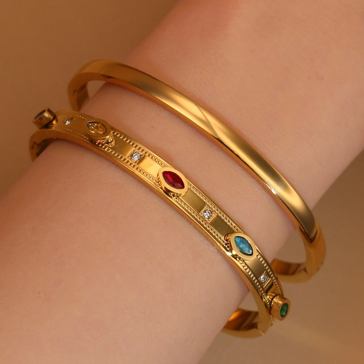 

Fashionable 2-in-1 Plated 18 K Gold Colored Zircon Stainless Steel Curved Bracelet For Women Wholesale Jewelry Gift Bangle