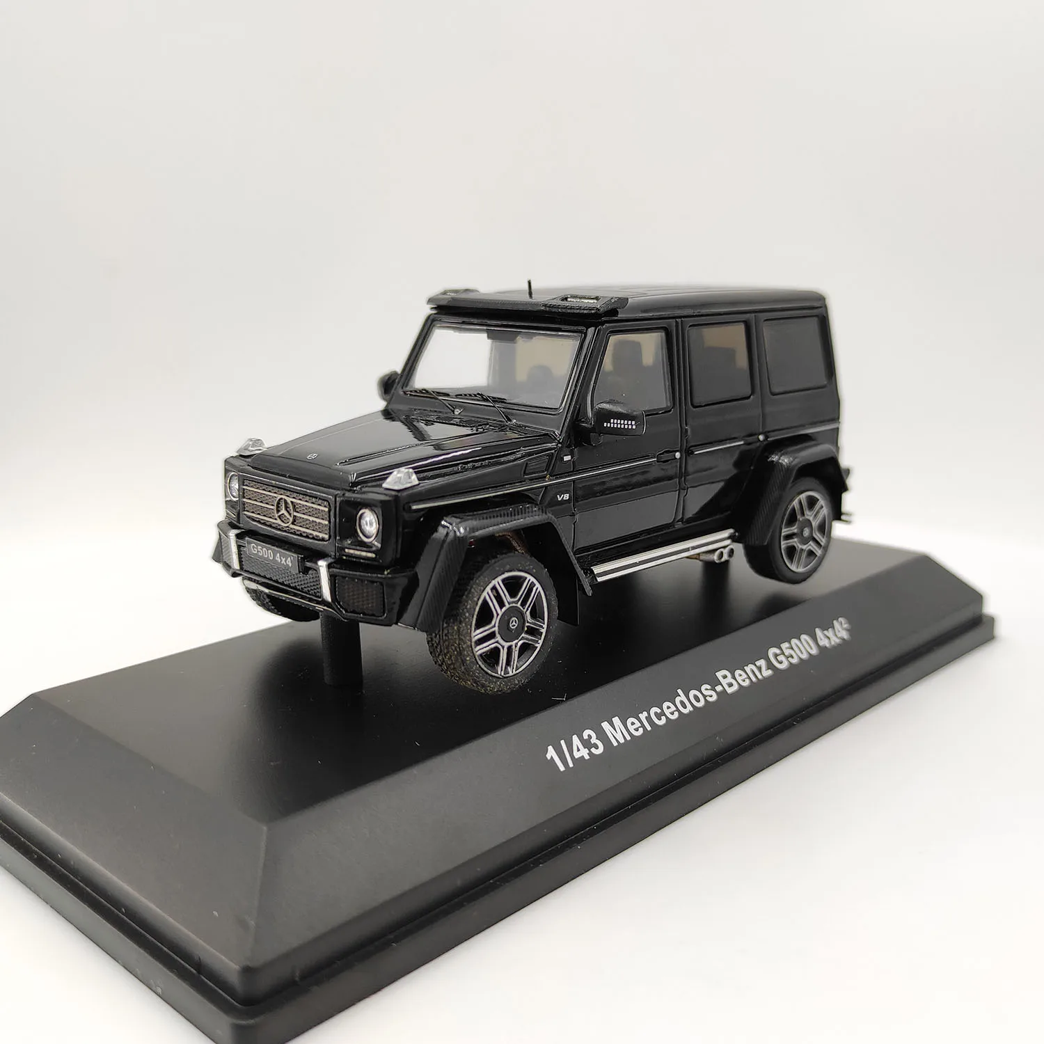 ข้อบกพร่องDiecast 1/43 Scale Benz G500 4*4 จําลองรถสะสมของเล่นของขวัญของที่ระลึก