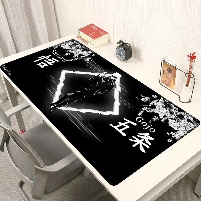لوحة ماوس كبيرة Kawaii Satoru Gojo Deskmat Jujutsu Kaisen لوحة ماوس للألعاب حامي مكتب ملحقات الكمبيوتر حصيرة لوحة المفاتيح الحصير