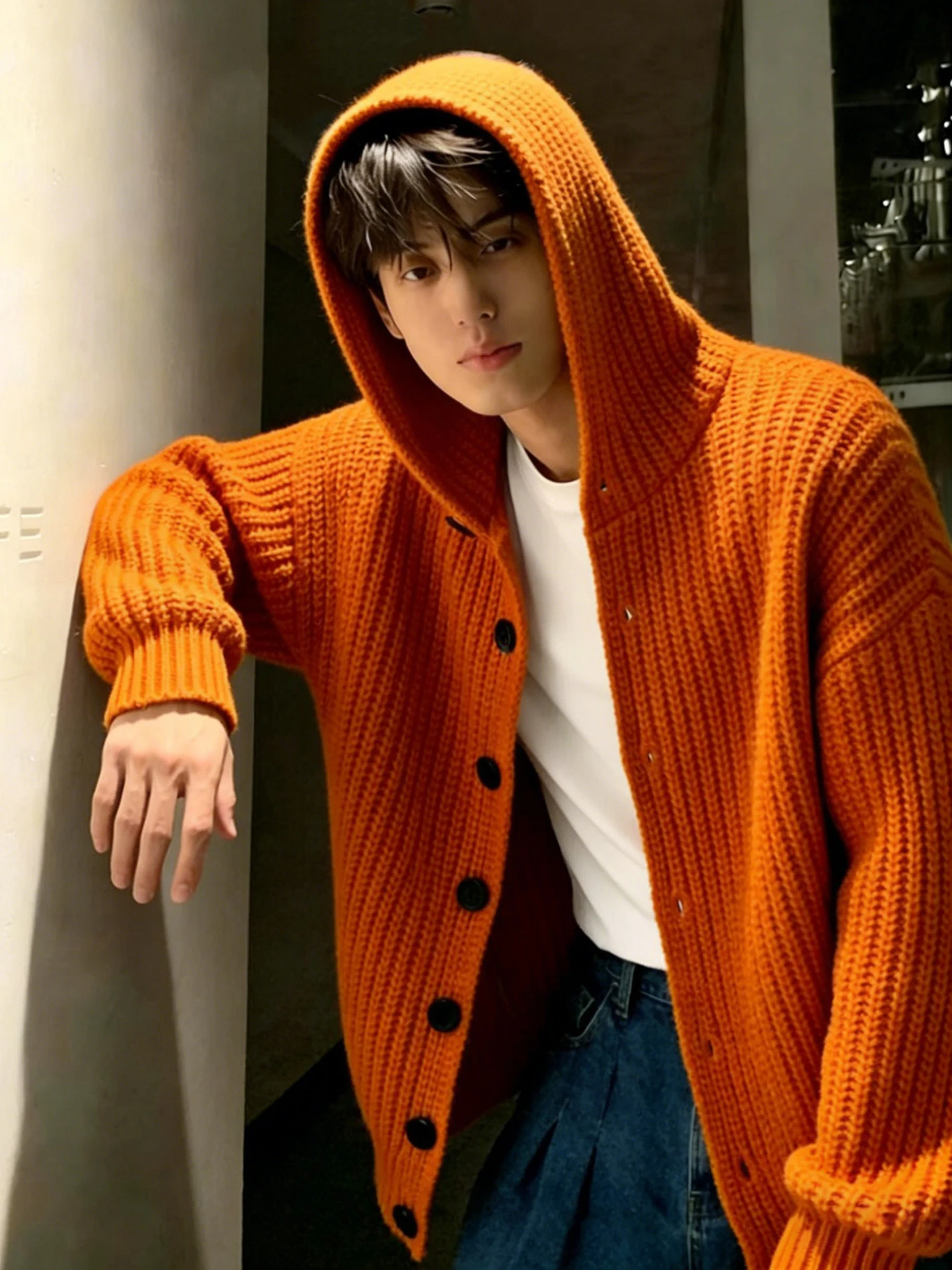 

Мужской зимний кардиган-худи из плотной вязки оранжевого цвета в американском стиле, с капюшоном, на молнии, премиум-класса