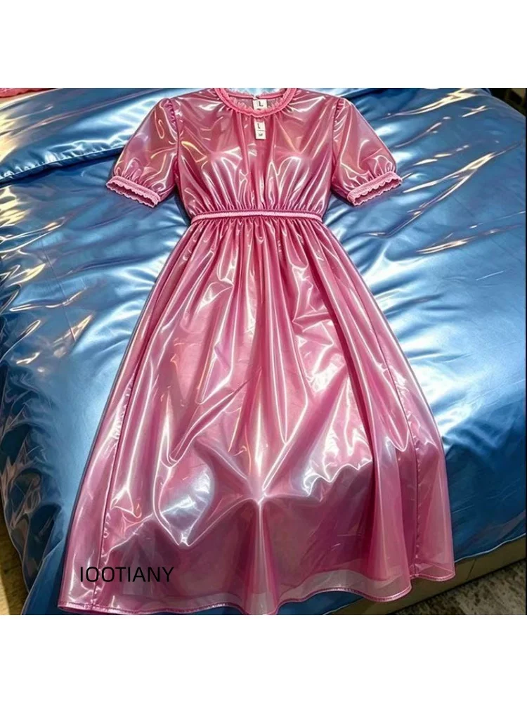 Glänzendes, transparentes PVC-Midi-Kleid für Damen, elegantes Design, kurze Puffärmel, elastischer Bund, fließendes, langes Kleid, ideal für Raves, Cosplay und als Clubbekleidung. – Detail 13