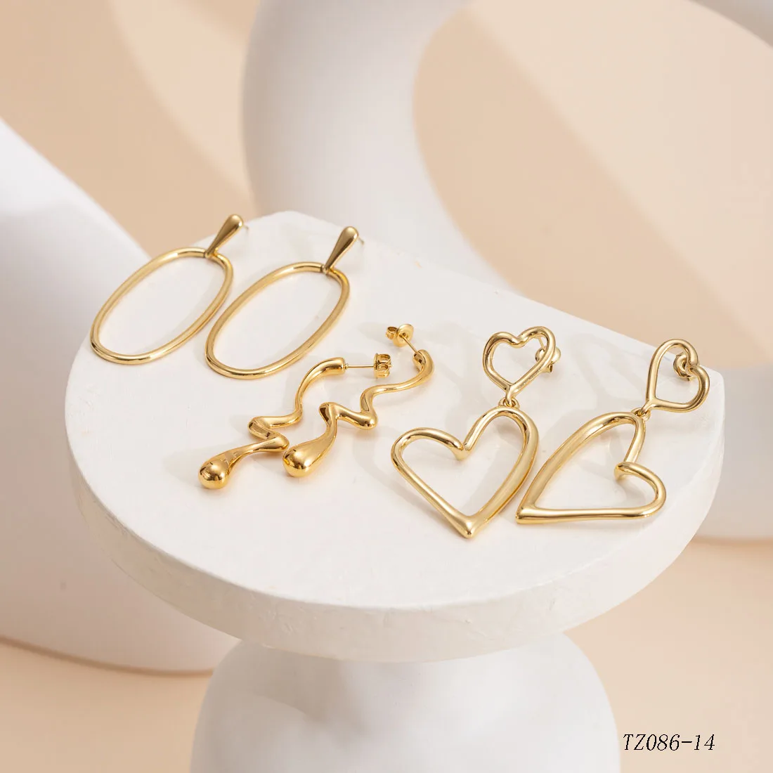 Hollow Heart Dainty…