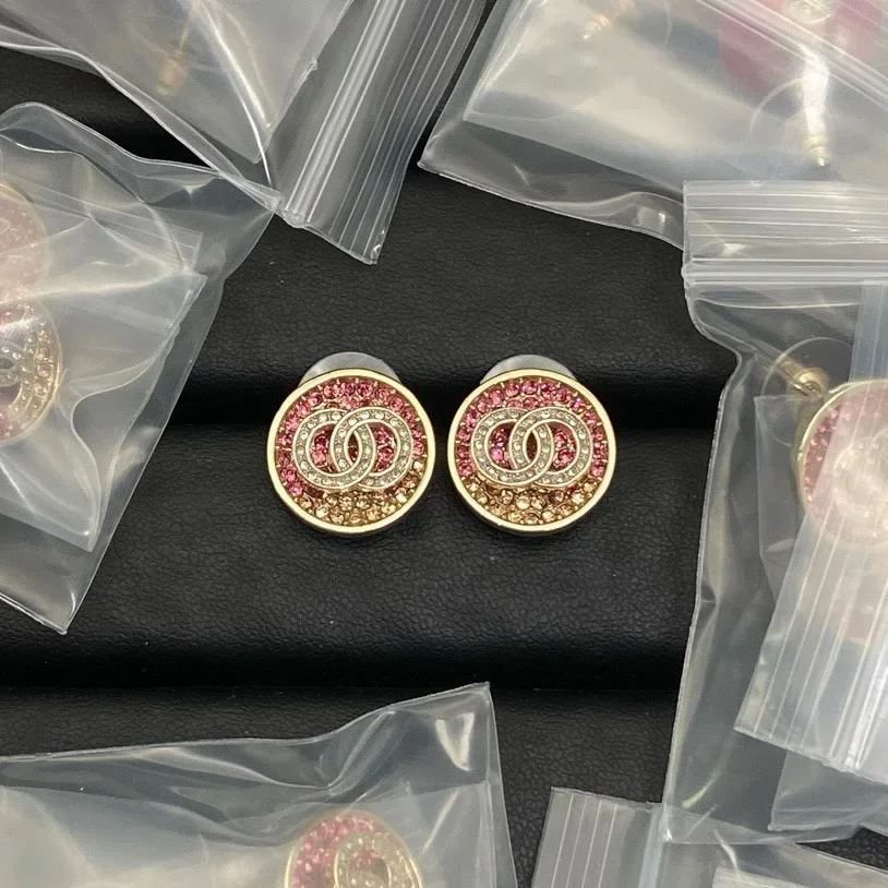 

2025 925 Silver Trendy Classic Fashionable Stud Earrings for Women Lightweight and Easy to Match