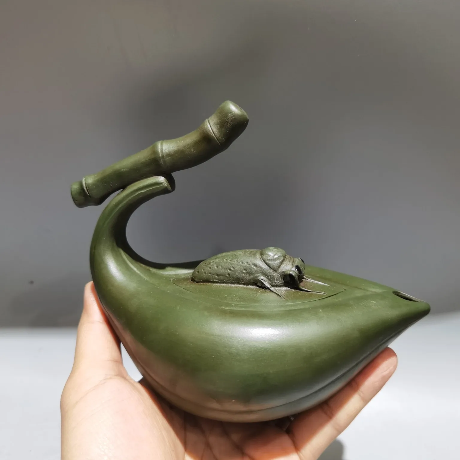 

6"Chinese Yixing Purple Clay Pot Pottery Bamboo cicada pot Kettle Teapot Flagon part mud Gather fortune Office Ornaments