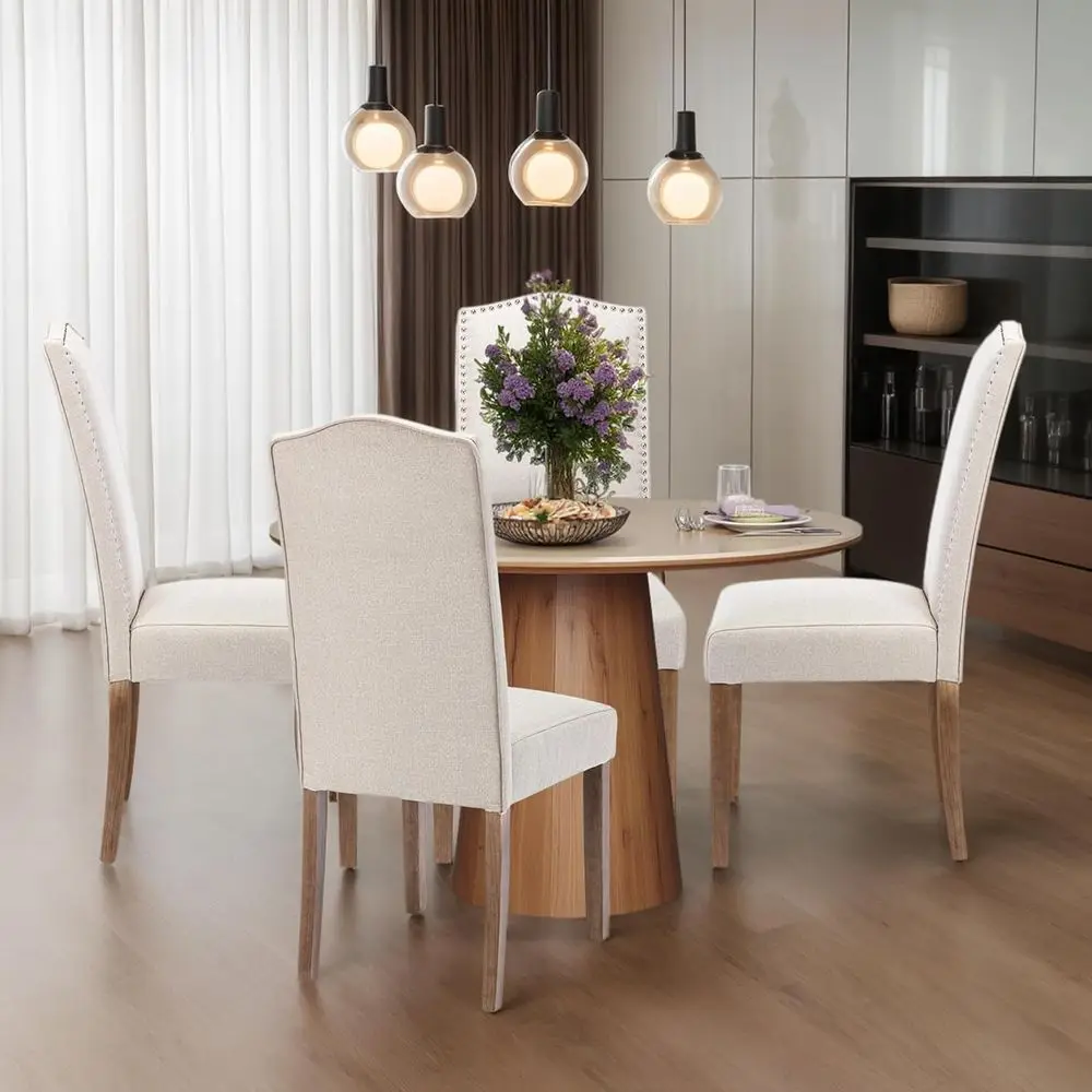 Sedie da pranzo Parsons in tessuto beige con finiture in chiodo color argento e gambe in legno, set di 6