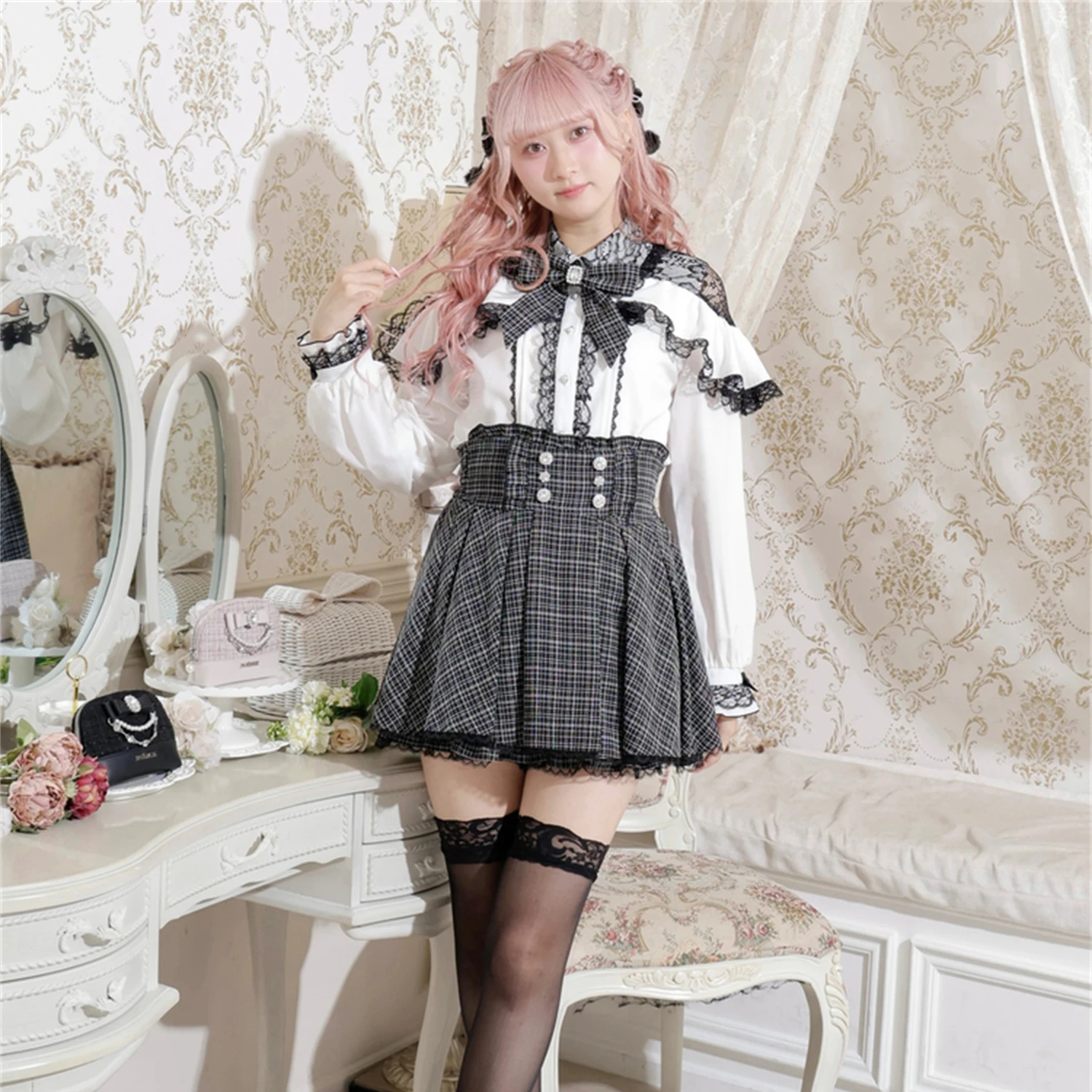 Japanischer Stil Mine Mass-produced Lolita Sweet Langarmshirt Herbst 2025, süße Damen-Blusen mit großer Schleife, schmale Passform, elegante Blusen
