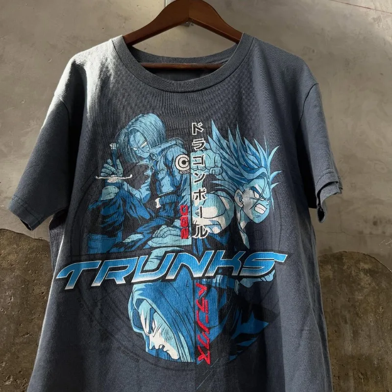 여름 남성 티셔츠 일본 애니메이션 드래곤 볼 트렁크스 그래픽 의류 오버사이즈 100% 코튼 캐주얼웨어 하라주쿠 Y2K 탑 티셔츠