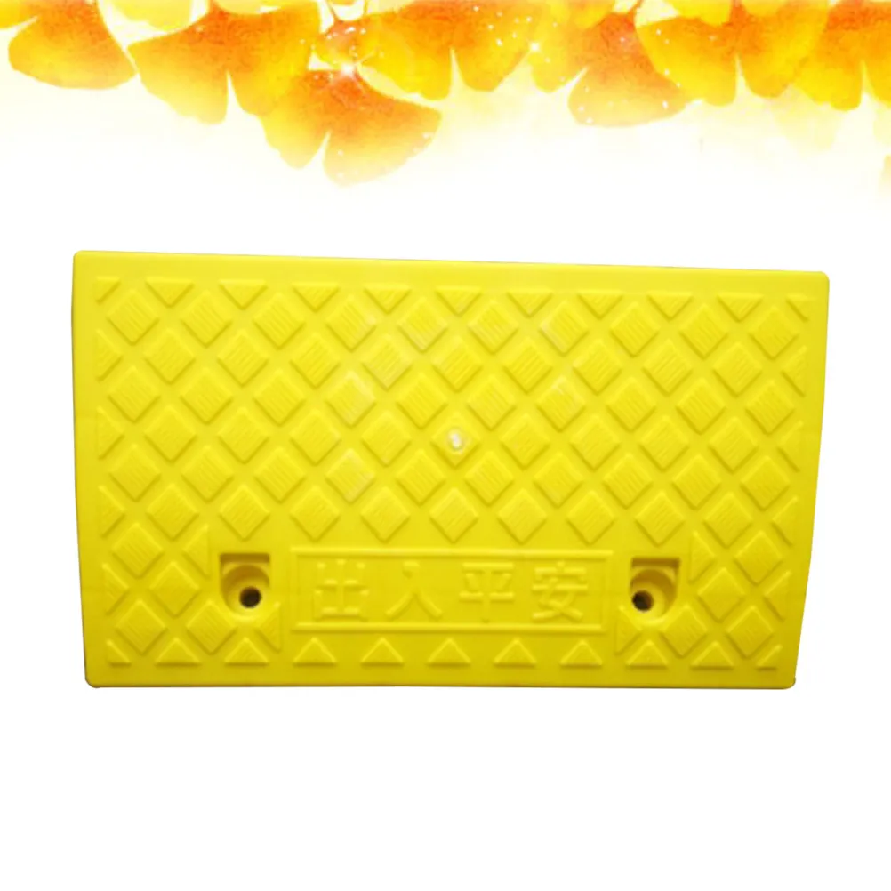Hard Plastic Curb Ramp Portable Heavy Duty Threshold Ramp Yellow Lightweight Non Slip Suitable for Car Truck Scooter Bike