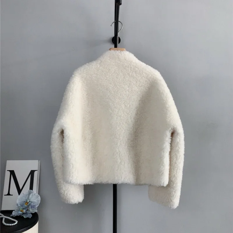 Korean Style Cashmere Jacket for Women Winter New V-Neck Warm Lamb Wool Fur Outerwear Solid Color Fur Integrated Short Coats