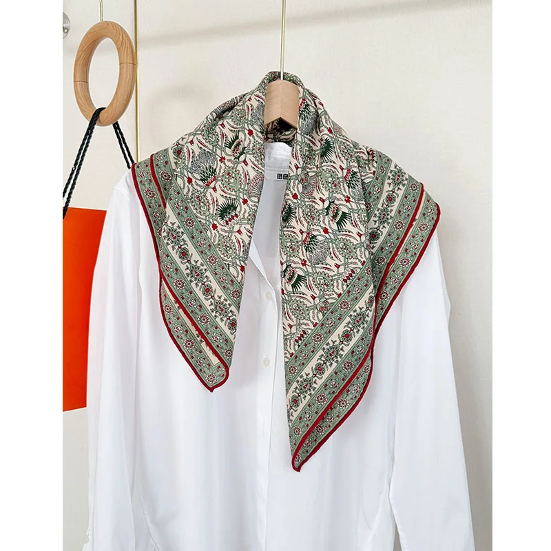 

New retro ethnic-style silk and wool scarf for women in autumn and winter, 65*65cm. Fashionable and warm headscarf for gifting