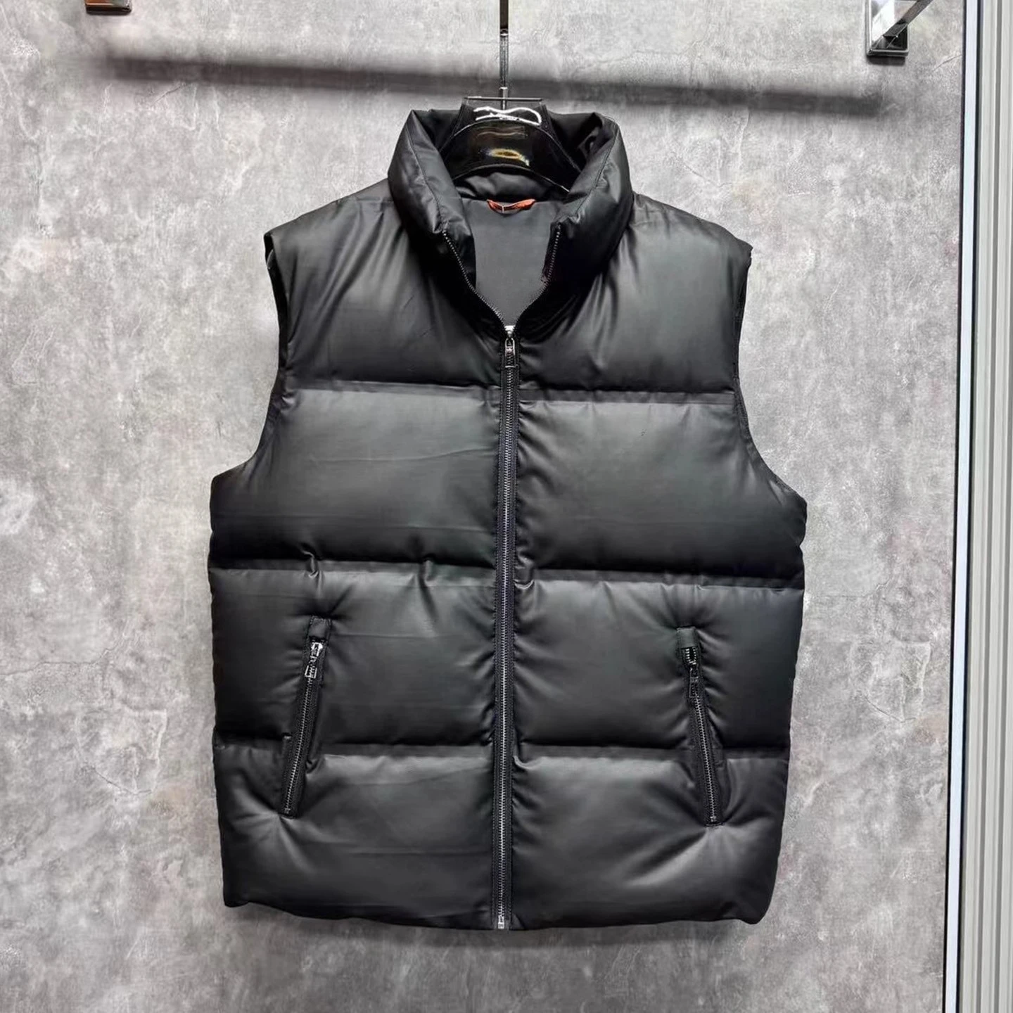 

Italian LP 25aw leather stand-up collar windproof down vest