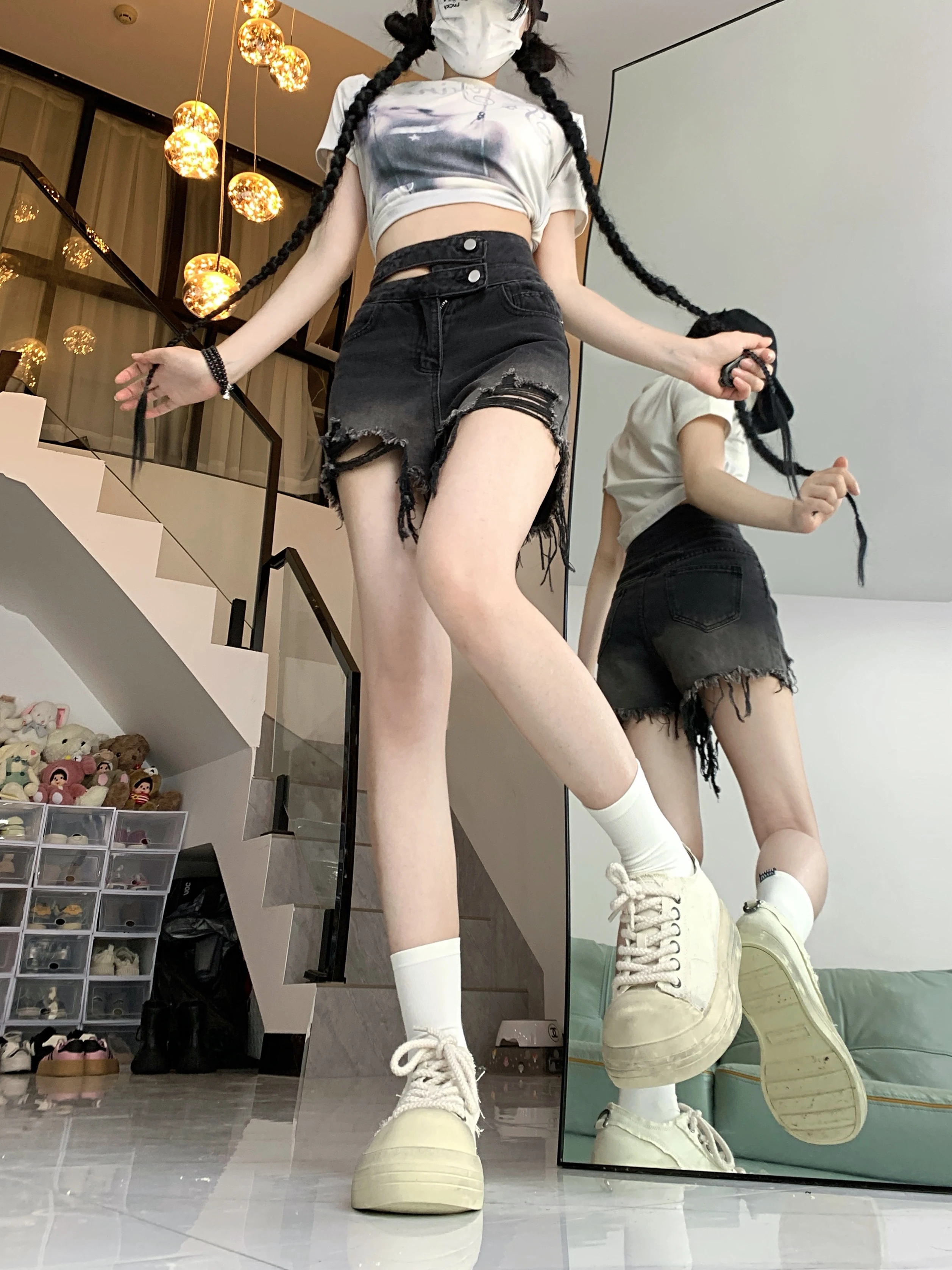 Women's Black Gothic Ripped Denim Shorts 90s Aesthetic Vintage Jeans Shorts Y2k Harajuku Korean Cowboy Short Pants 2000s Clothes