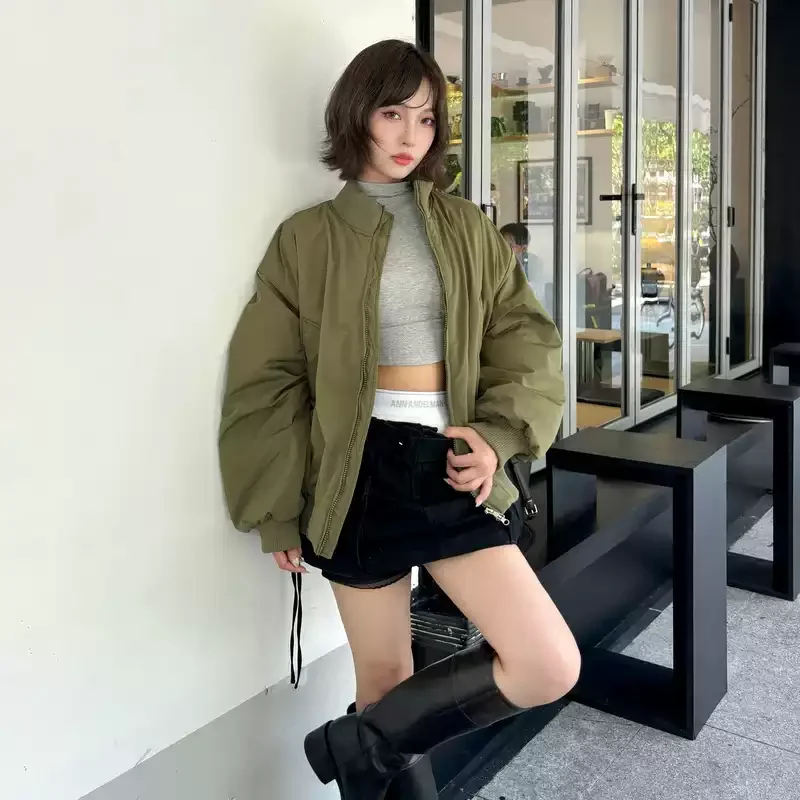 Parki damskie dziewczęce krótkie zimowe z bio-bawełny pikowane zapinane na guziki z falbankami miejskie eleganckie modne niezwykłe klasyczne wyrafinowane wyraziste 2025