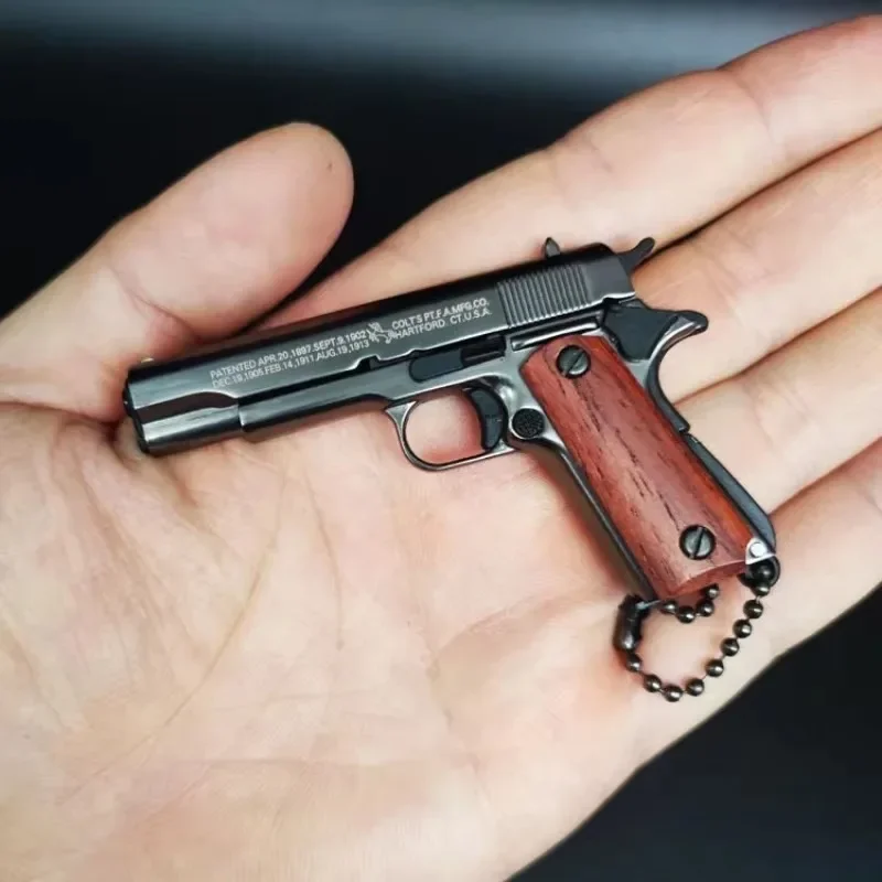 1:3 Scale Alloy Colt 1911 Pistol Mini Gun Metal Keychain Colt 1911 Pistol Keychain Fidget Toy PUBG Gun Gift Pubg Decoration Toys