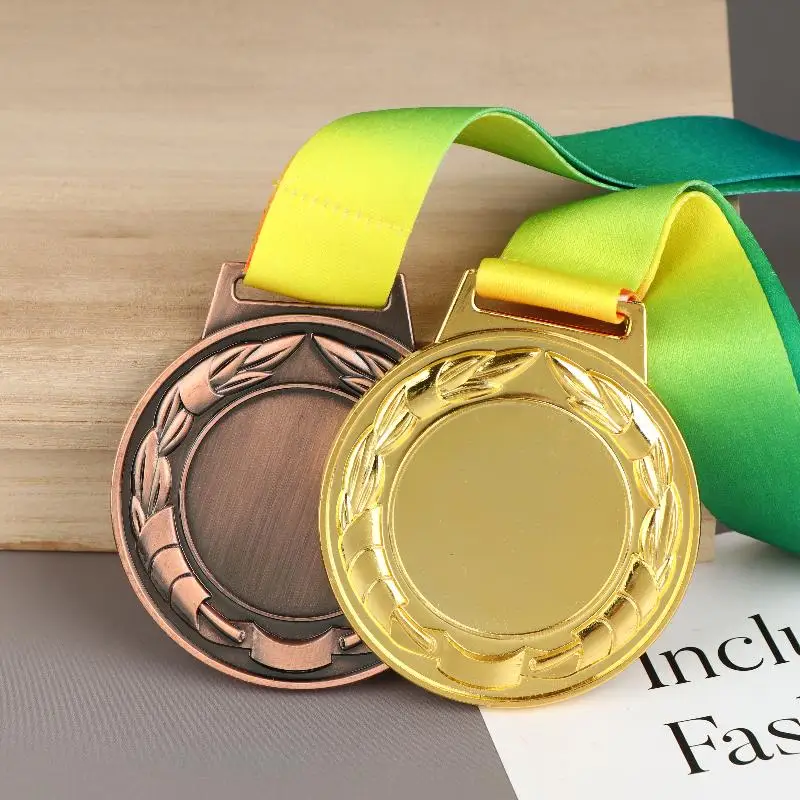 Metallpreis-Medaillen mit Halsband im Gold-, Silber- und Bronze-Stil für Sportakademik oder jeden Wettbewerbsdurchmesser