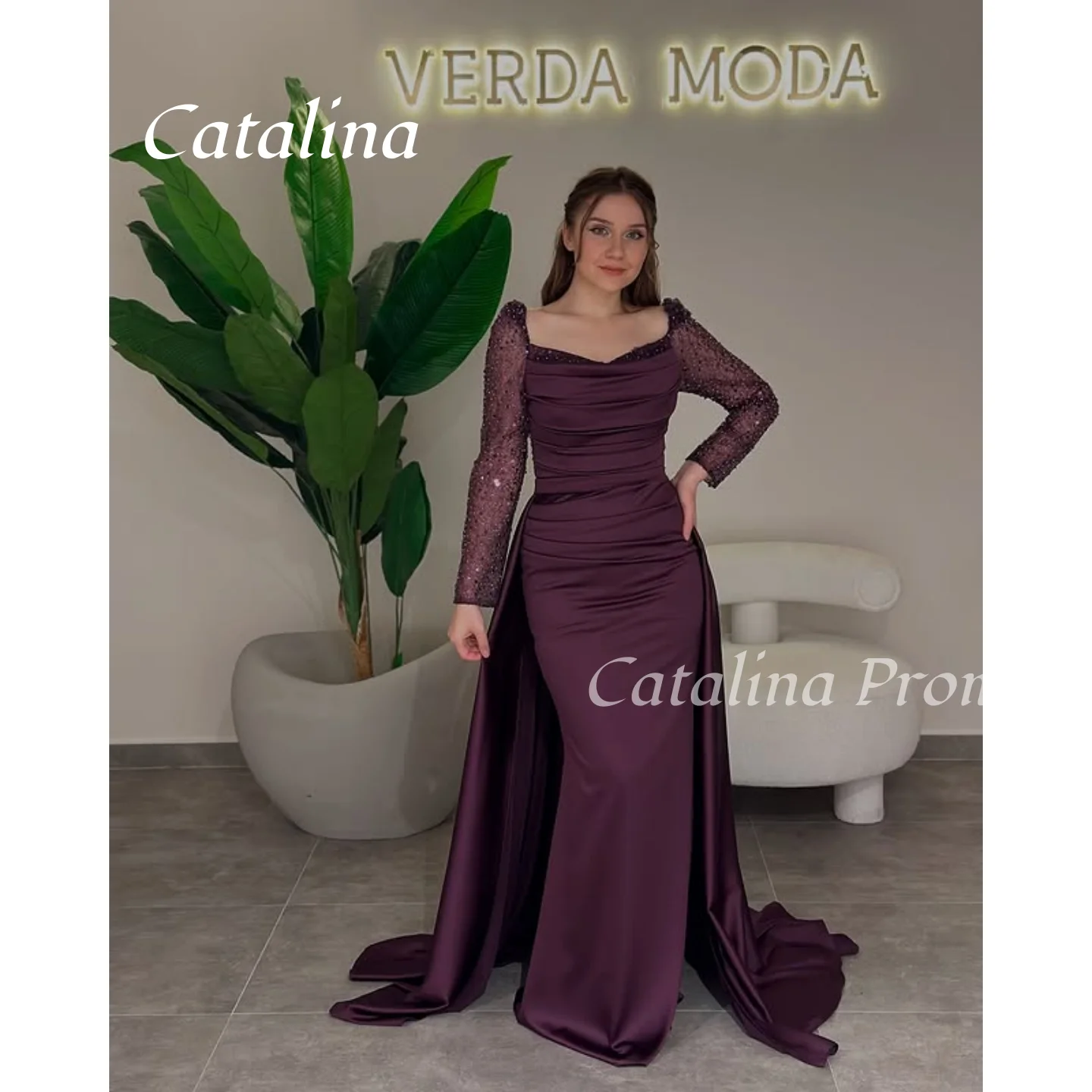 

Purple Beaded Evening Dress Sweep Train Prom Dress Satin Long Sleeve Elegant Customized Square Collar Formal Wedding Dress