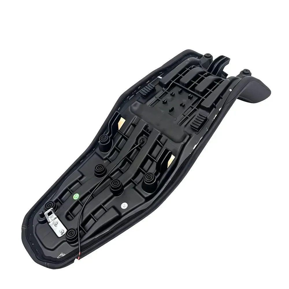 Suitable For QJMOTOR SRT 800 RX Motorcycles. The Seat Can Be lowered By 2.5 CM And Raised by 3 CM, And Has a Heating Function.