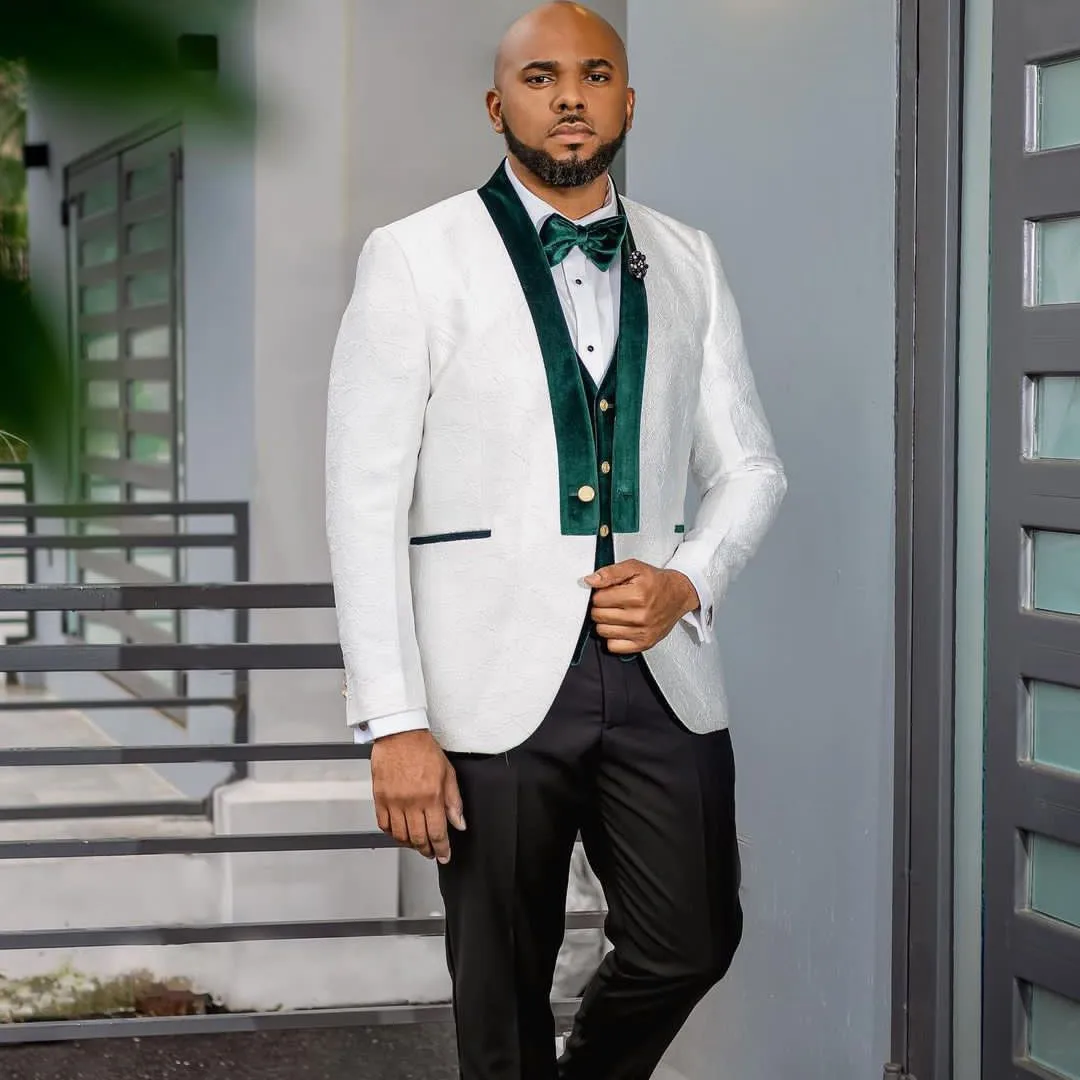 

White Jacquard Men' s Suit 3 Pieces Blazer Vest Black Pants Green Velvet Sheer Lapel Fashion Business Modern Wedding Groom