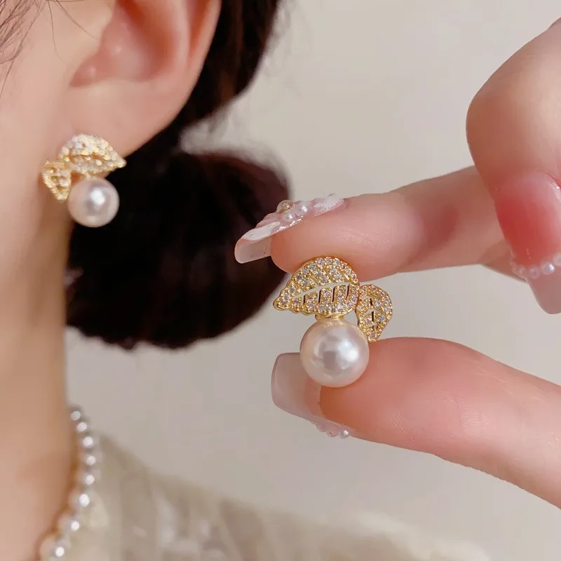 Hollow Leaf Design Pearl Stud Earrings Radiant Pave Rhinestone Botanical Ear Jewelry Classic Elegant Office Wear Gift