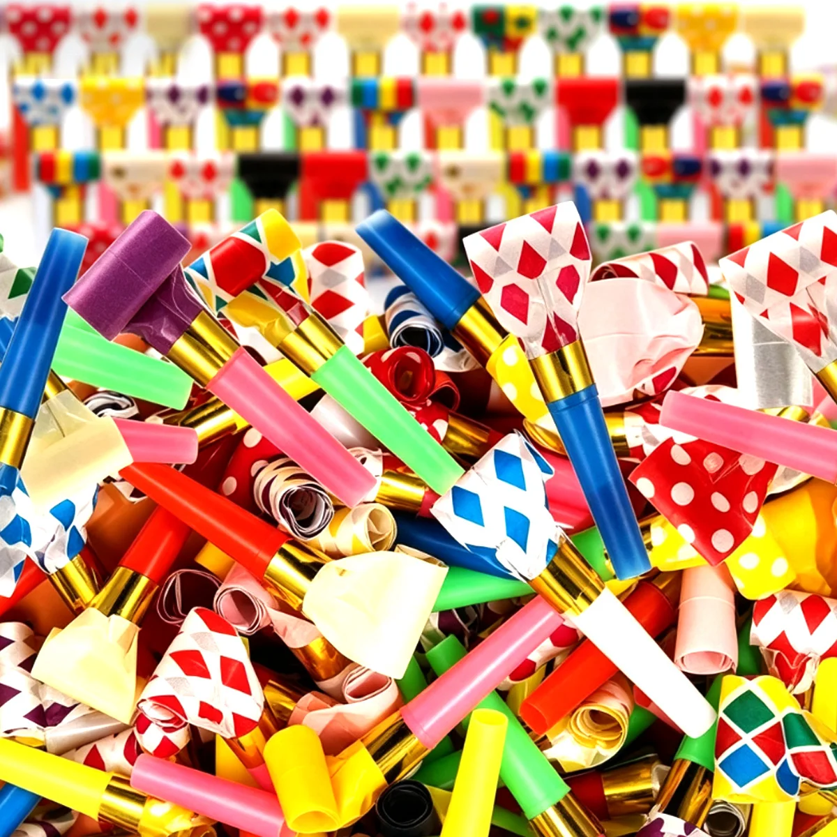 12/24/36/48Pcs Funny Long Nose Whistles, Plastic Party Noisemakers for Halloween Christmas Holiday ZSY