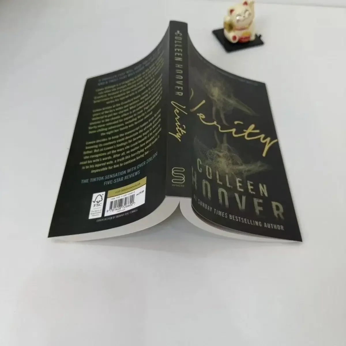 Verity بقلم كولين هوفر كتاب غلاف ورقي باللغة الإنجليزية #3