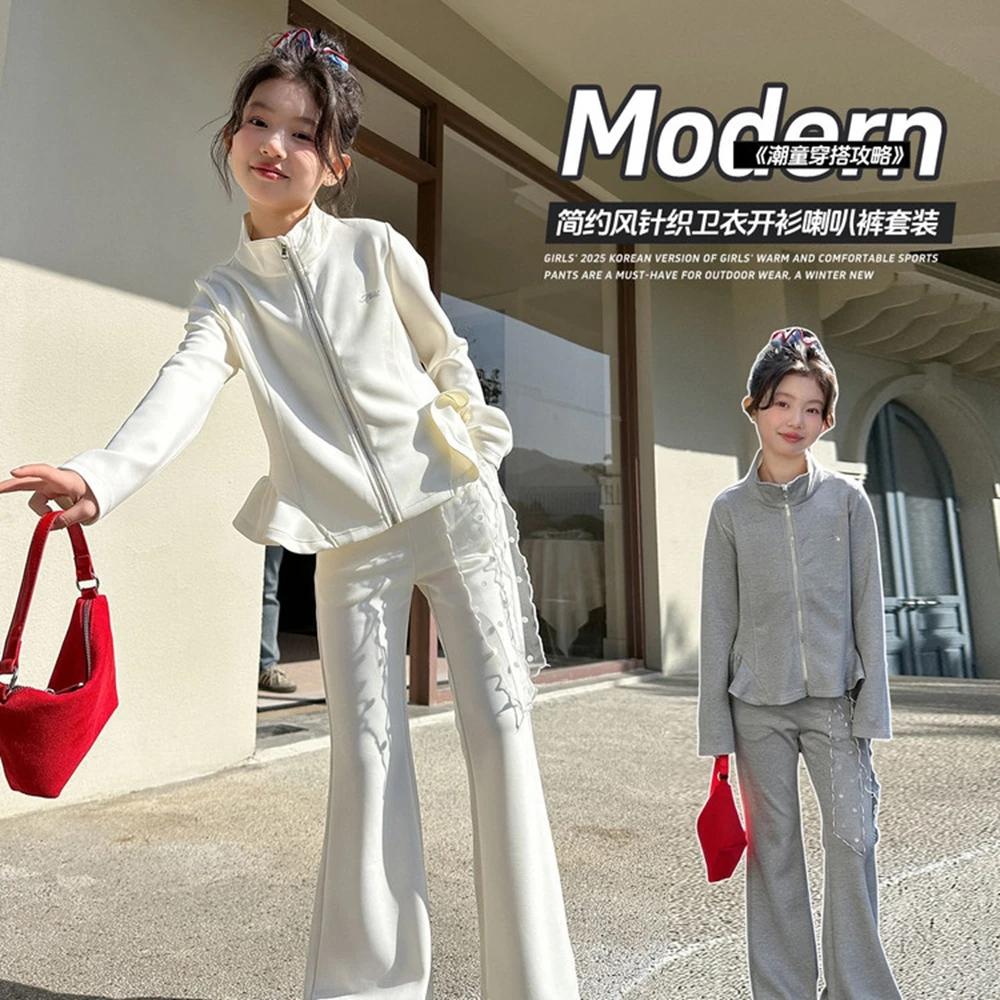 

Корейский комплект спортивной одежды для девочек-подростков, детский костюм для детей 4-14 лет, 2 предмета: куртка на молнии с рюшами + брюки-клеш + патчи