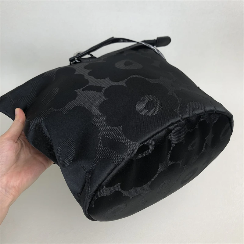 Mmarmekko zwarte nylon stoffen damestas met grote capaciteit, lichtgewicht, veelzijdige schoudertas, crossbody