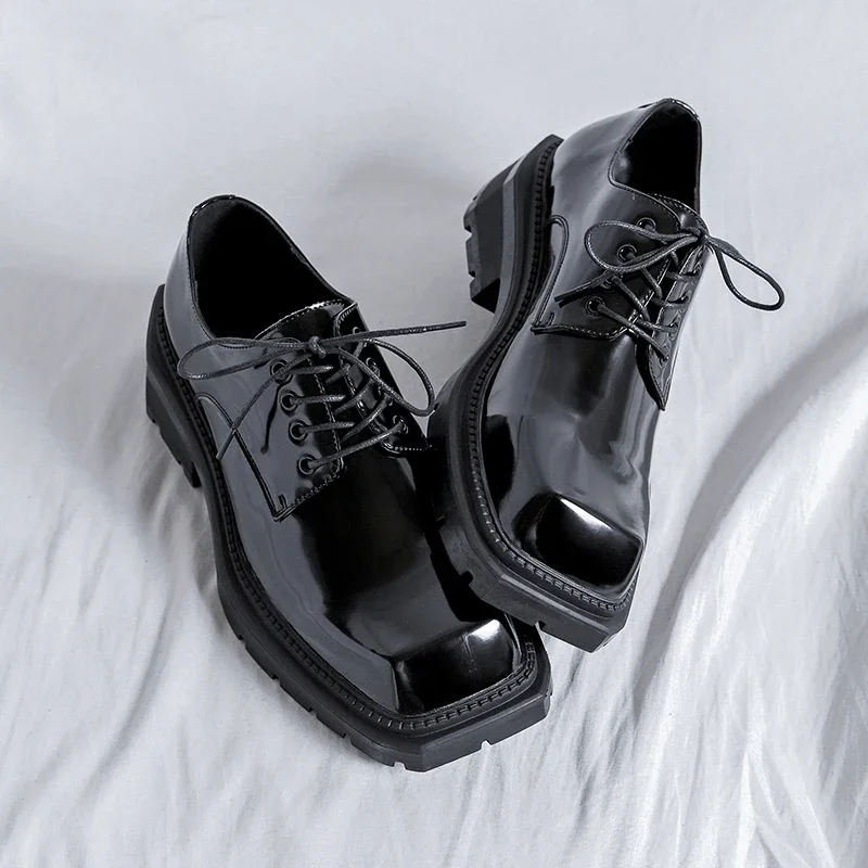 Hochwertige Derby-Schuhe, modische Luxus-Schuhe, quadratischer Kopf, britischer Stil, niedriger Absatz, lässige tägliche Arbeitskleidung, Lederschuhe