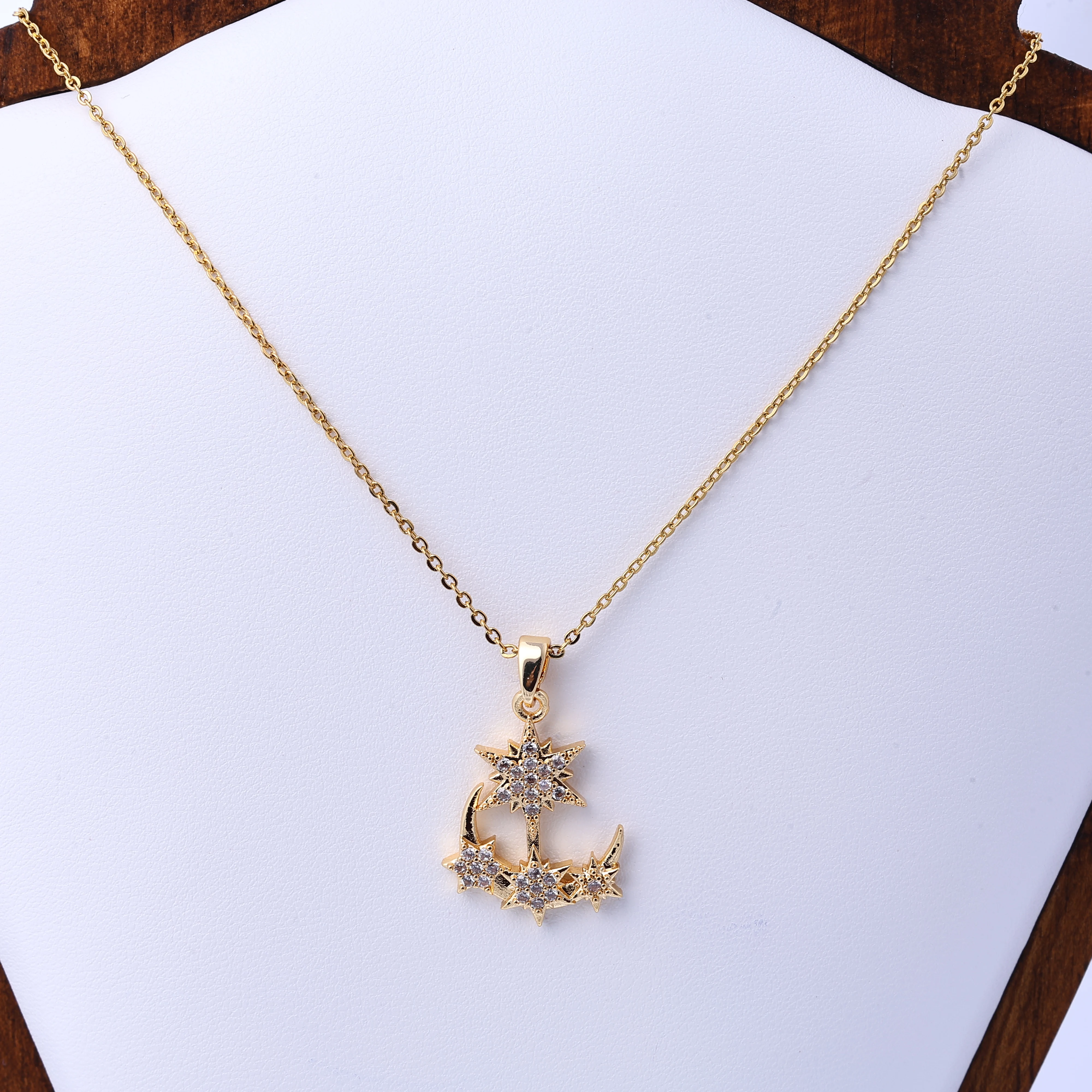 سلسلة نجمة القمر مطاردة النجوم شهر بواسطة شهر النحاس مايكرو مطعمة قلادة المجوهرات بالجملة الماس مطعمة سلسلة الترقوة بسيطة