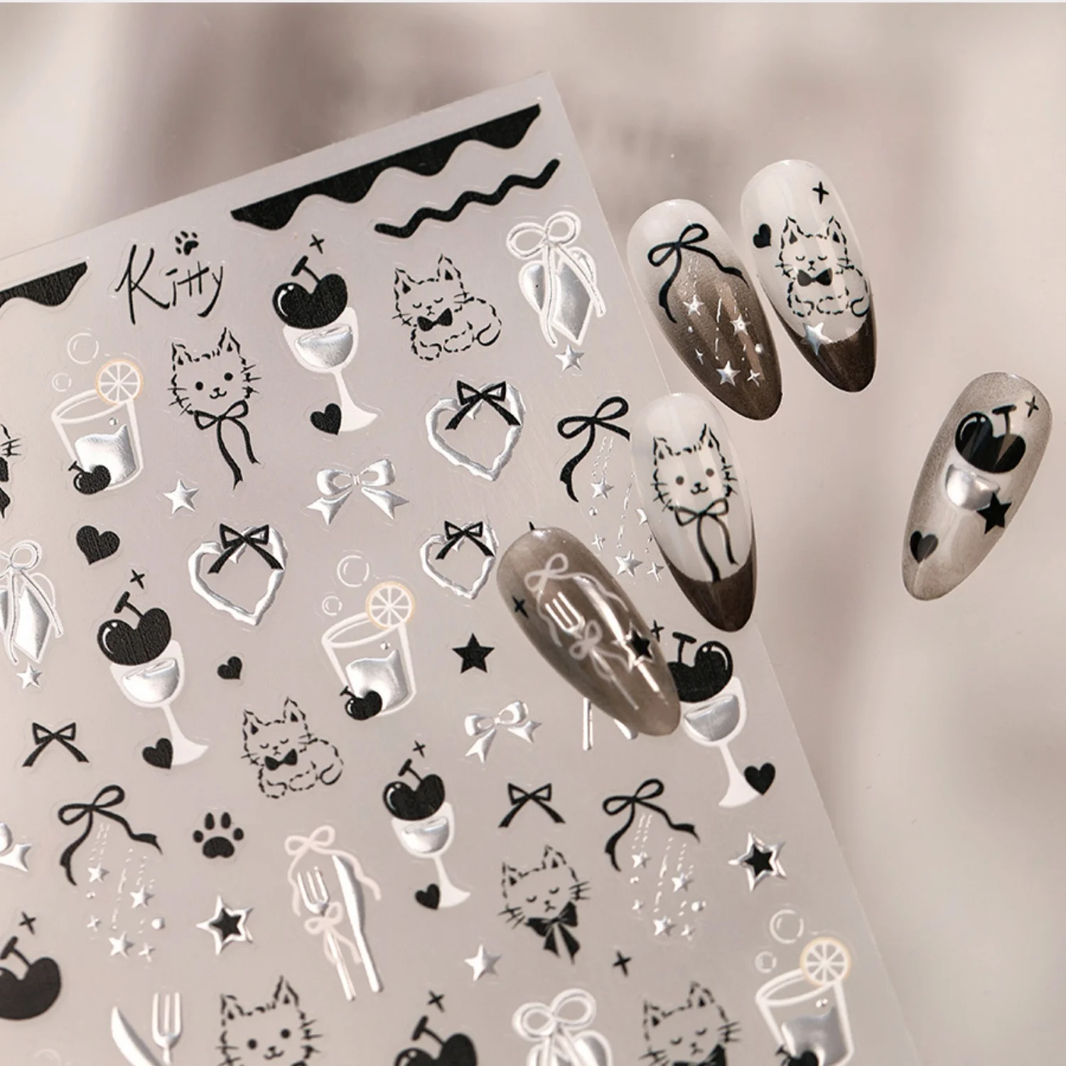 Silberne schwarze Schleifen-Kätzchen 5D Nagelsticker, Kirschweinglas, Schleifenbesteck, Herz, Stern, Pfotenabdruck, selbstklebende süße coole Aufkleber