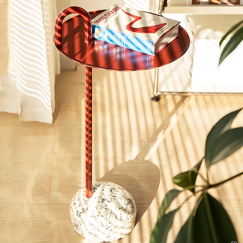 

Дизайнерский портативный приставной столик из терраццо, вдохновленный Bauhaus, художественная тумбочка для ручной переноски, круглая угловая компактная прикроватная тумбочка для небольшого пространства