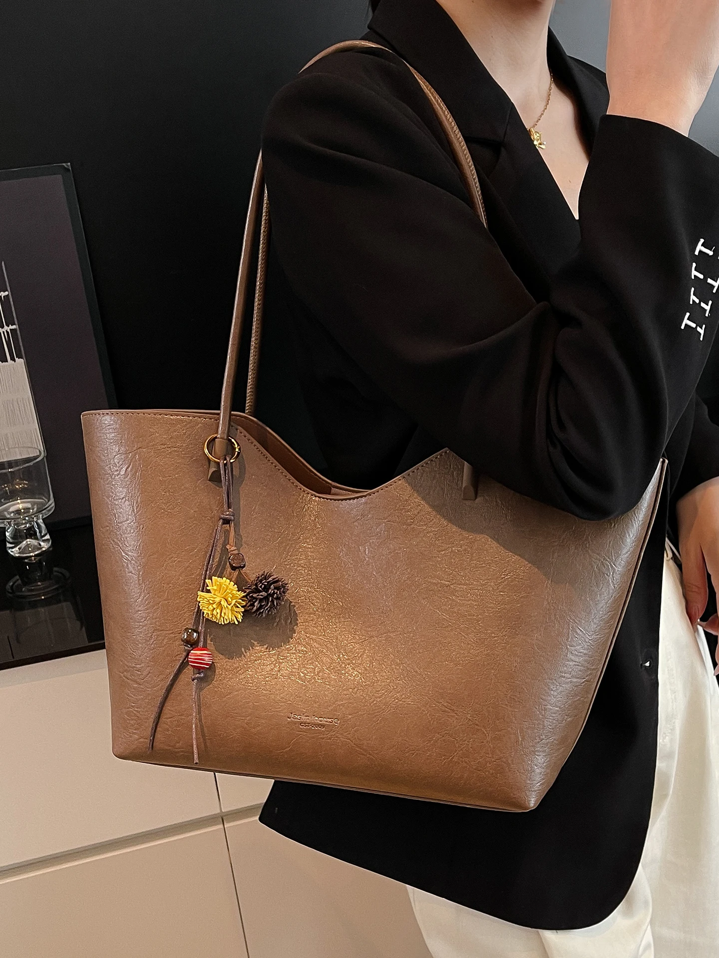 

Ретро-сумка-тоут из вощеной кожи для женщин, новая коллекция весна-лето, большая вместительная сумка для поездок на работу, сумка через плечо для мамы и ребенка