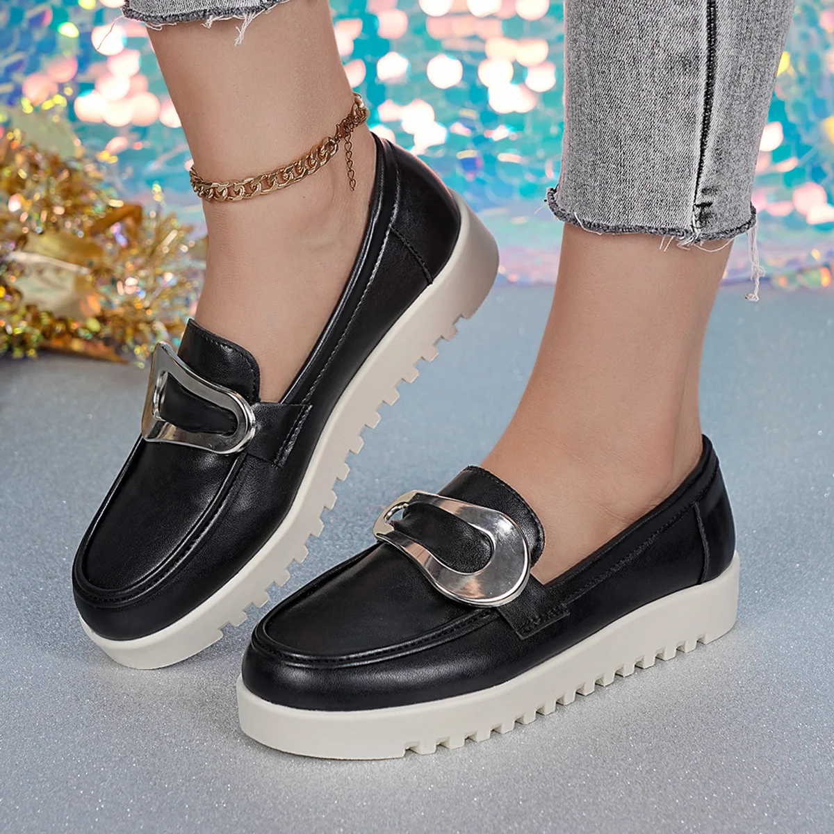 Women Sneakers Large Size Flat Bottom Sneakers Casual Metal Chain Loafers Thick Heel Slip-On Shoes Comfortable Luxury Women Shoe