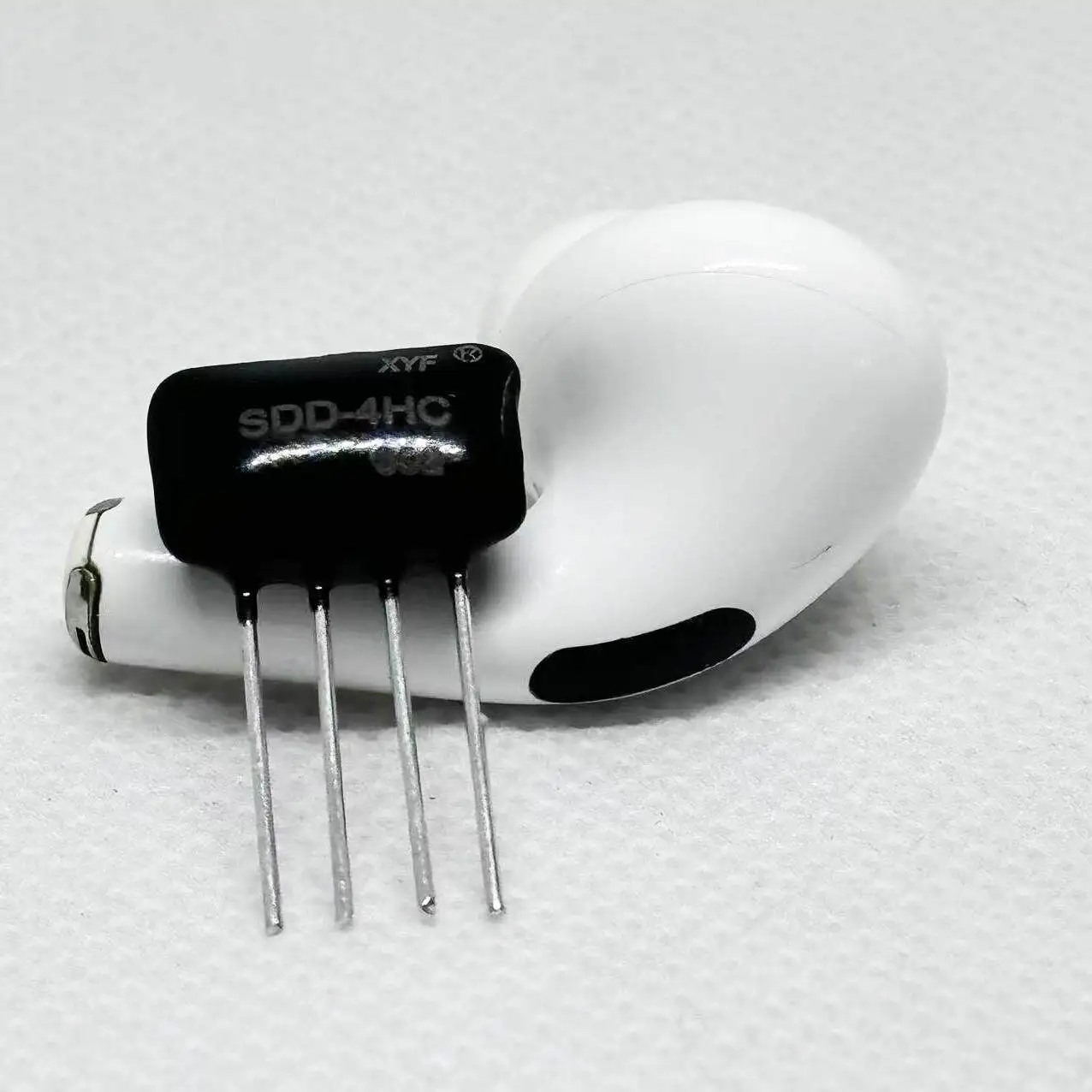Relé de Estado Sólido SDD-4HC com Isolamento Óptico, Acionado por Microcontrolador, Tipo Soldagem Micro Mini, MOS DC 4A, Tensão de Carga 0-60VDC